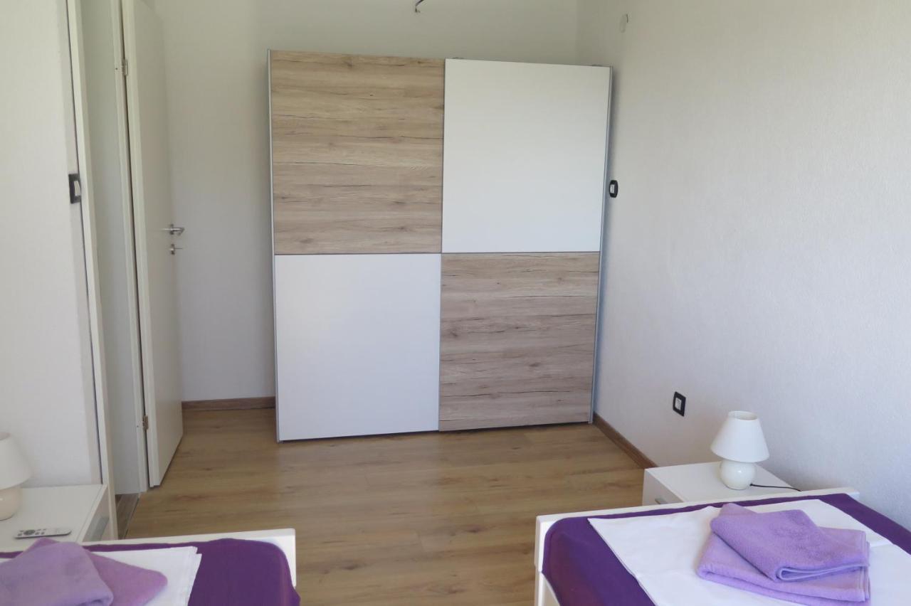 Lumbrela Apartments Starigrad Paklenica Esterno foto