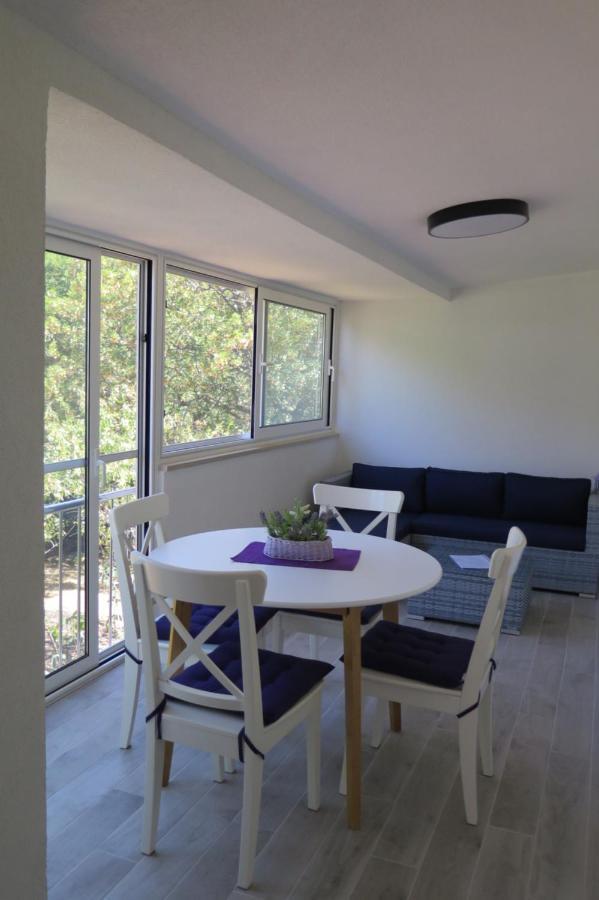 Lumbrela Apartments Starigrad Paklenica Esterno foto
