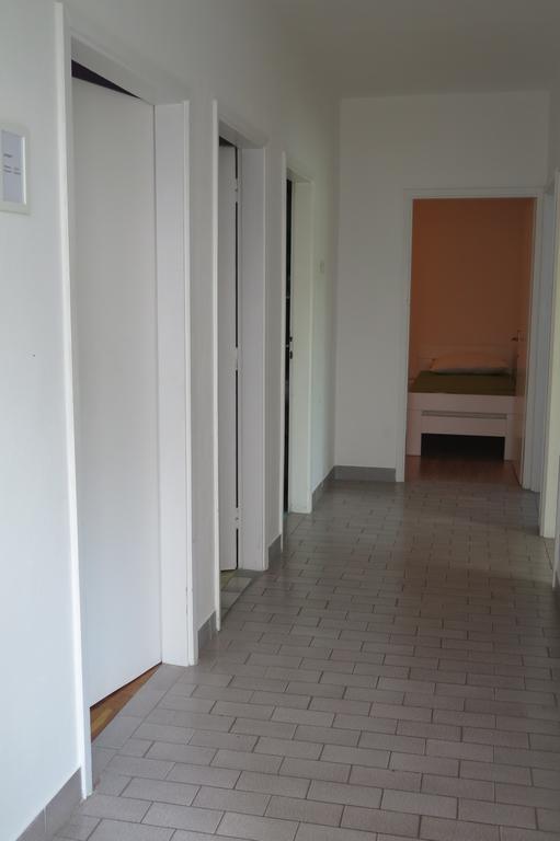 Lumbrela Apartments Starigrad Paklenica Esterno foto