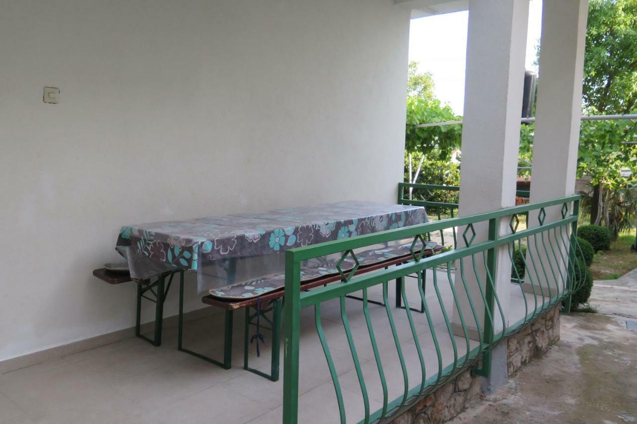 Lumbrela Apartments Starigrad Paklenica Esterno foto
